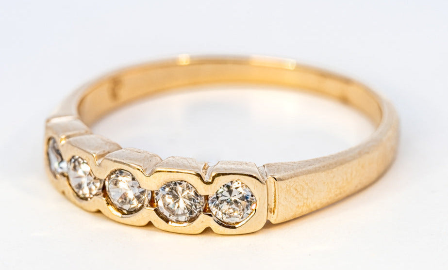 9ct Yellow Gold 5-Stone Cubic Zirconia Ring