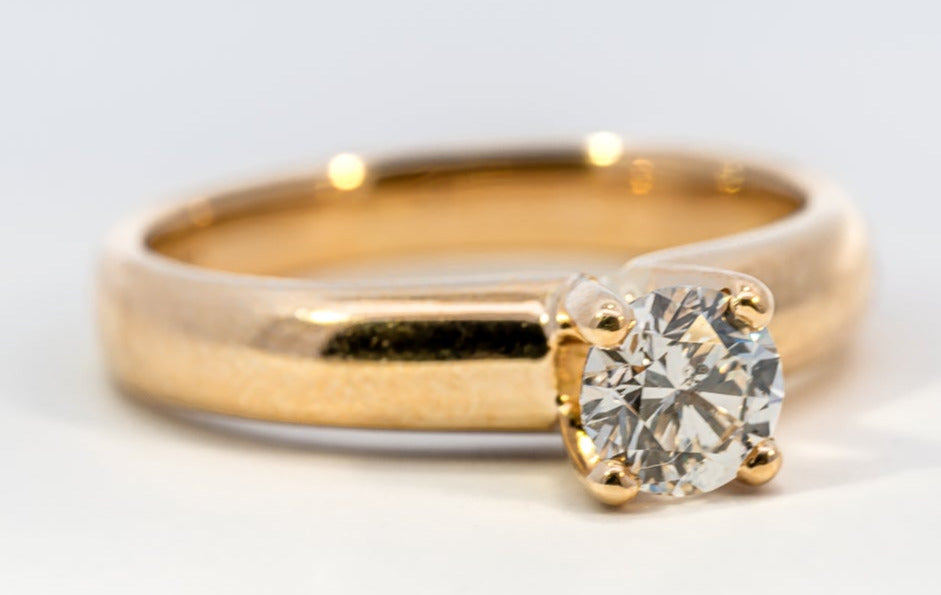 18ct Yellow Gold Diamond Ring