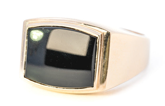  9ct Yellow Gold & Onyx Signet Ring