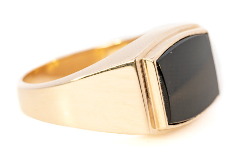  9ct Yellow Gold & Onyx Signet Ring