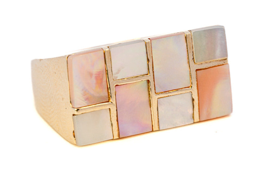 Unisex 9ct Yellow Gold Mother of Pearl Ring
