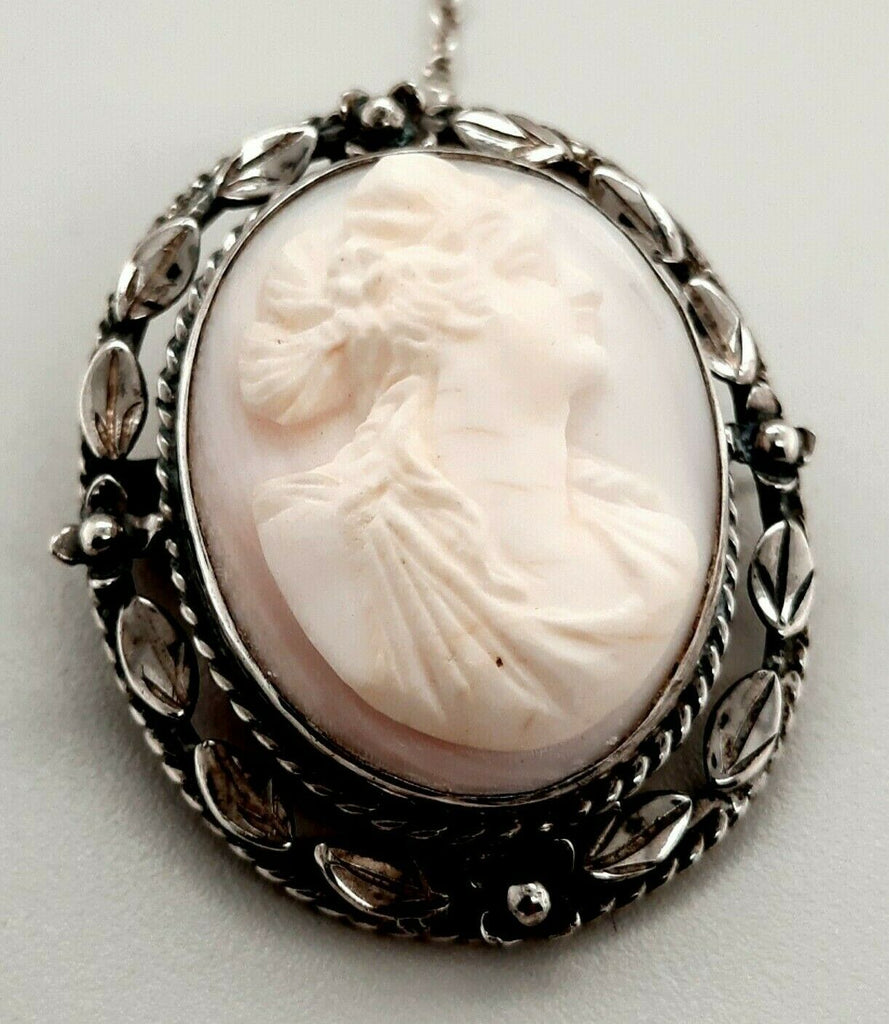 Sterling Silver & Conch Shell Cameo Brooch Vintage Fine Jewellery