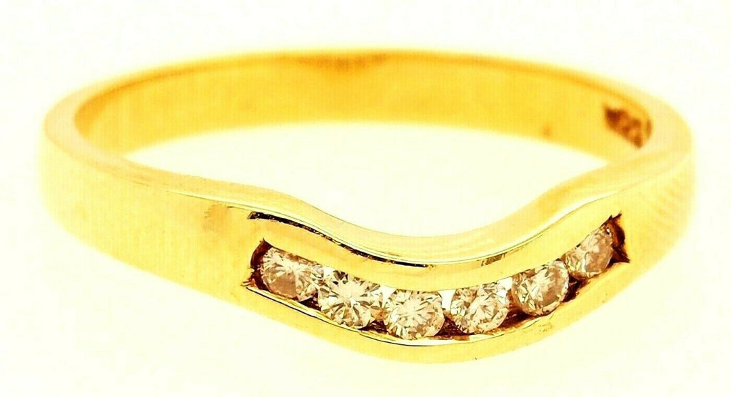 18ct Yellow Gold Diamond Accent Ring