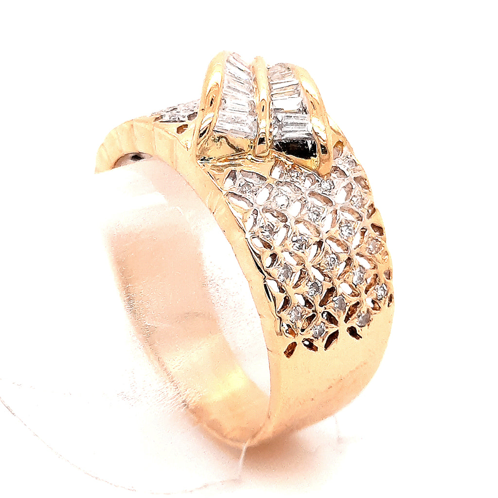 18ct Yellow Gold Diamond Ring