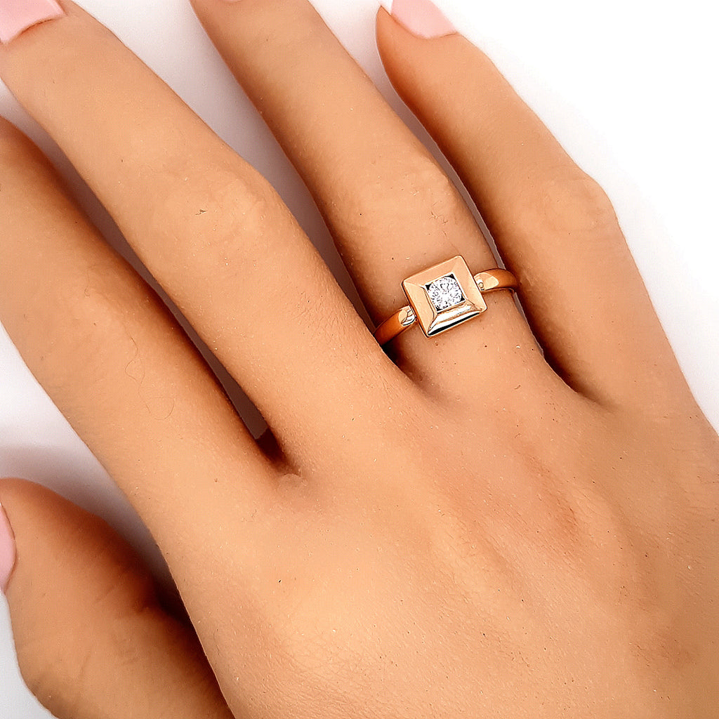 9ct Yellow Gold Cubic Zirconia Ring