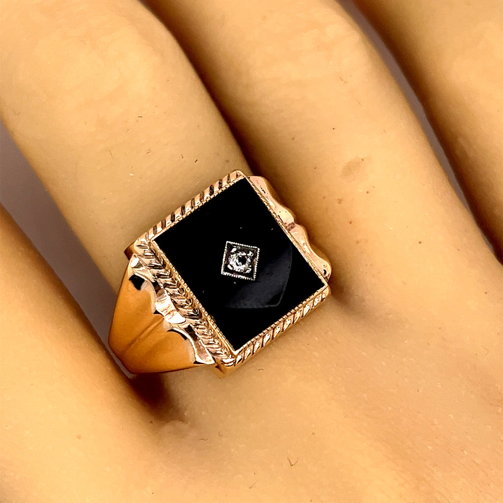 Onyx Yellow Gold Ring