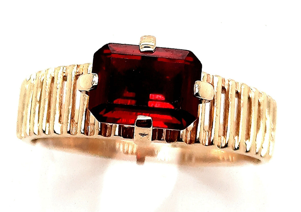 Ruby Yellow Gold Dress Ring