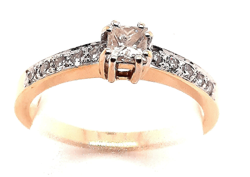 18ct Yellow Gold Diamond Ring