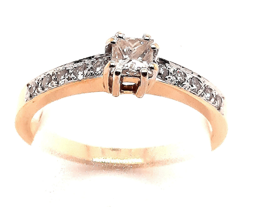 18ct Yellow Gold Diamond Ring