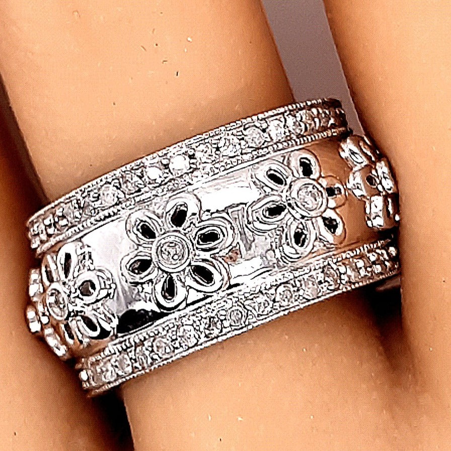 14ct White Gold Diamond Tuscany Style Ring