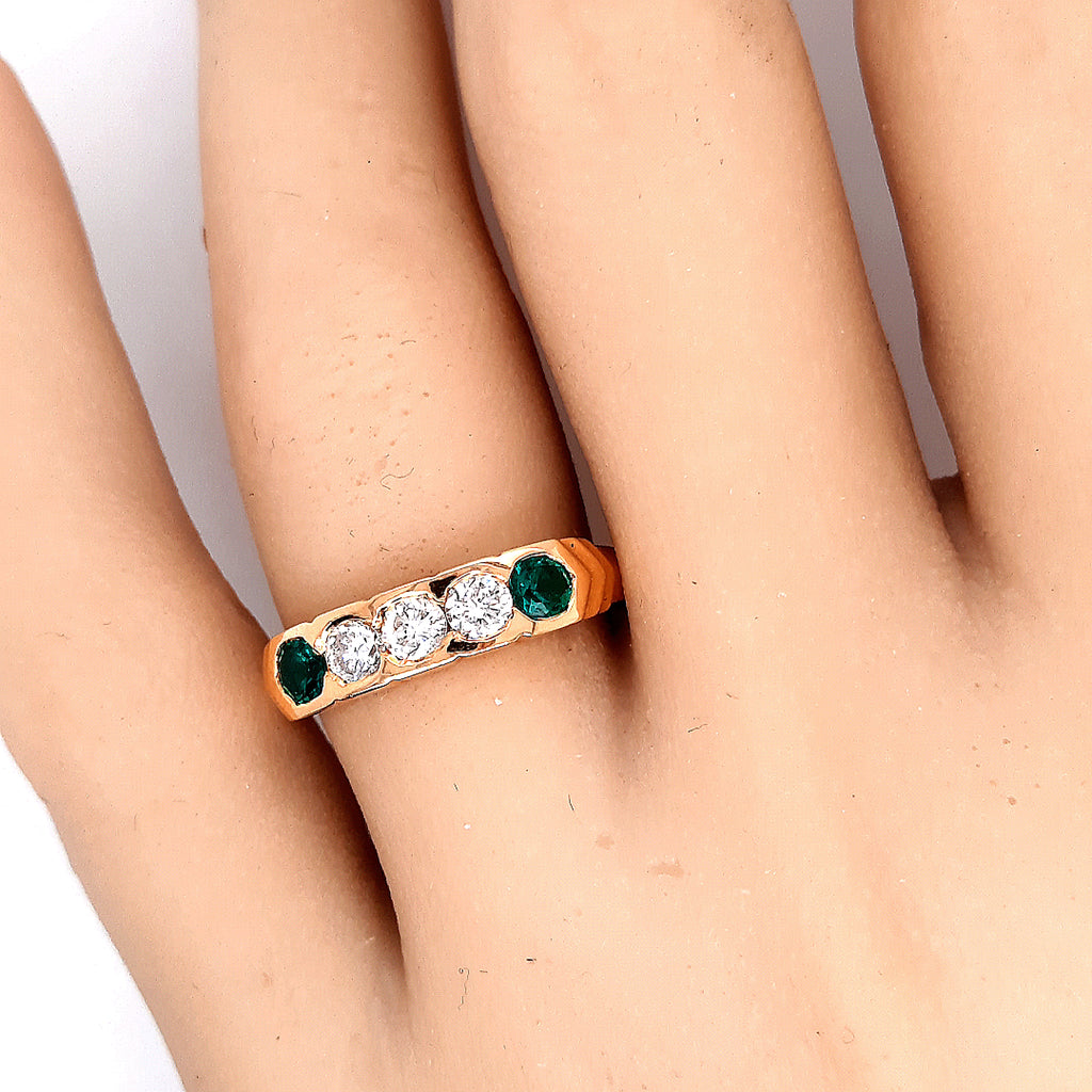 Diamond & Emerald 18ct Yellow Gold Ring