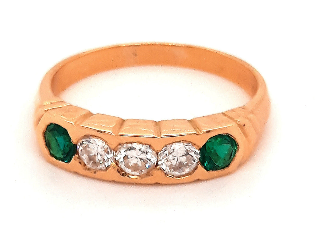 Diamond & Emerald 18ct Yellow Gold Ring