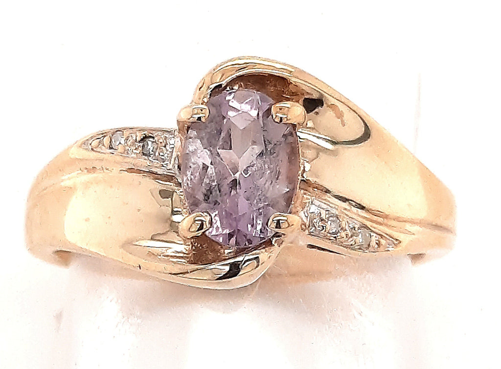 9ct Yellow Gold Amethyst & Diamond Ring