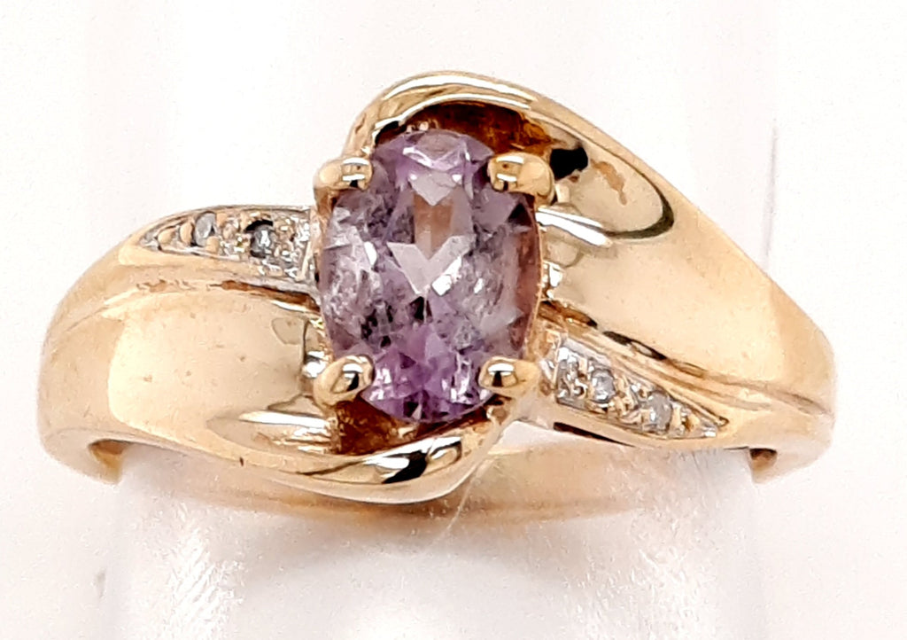 9ct Yellow Gold Amethyst & Diamond Ring