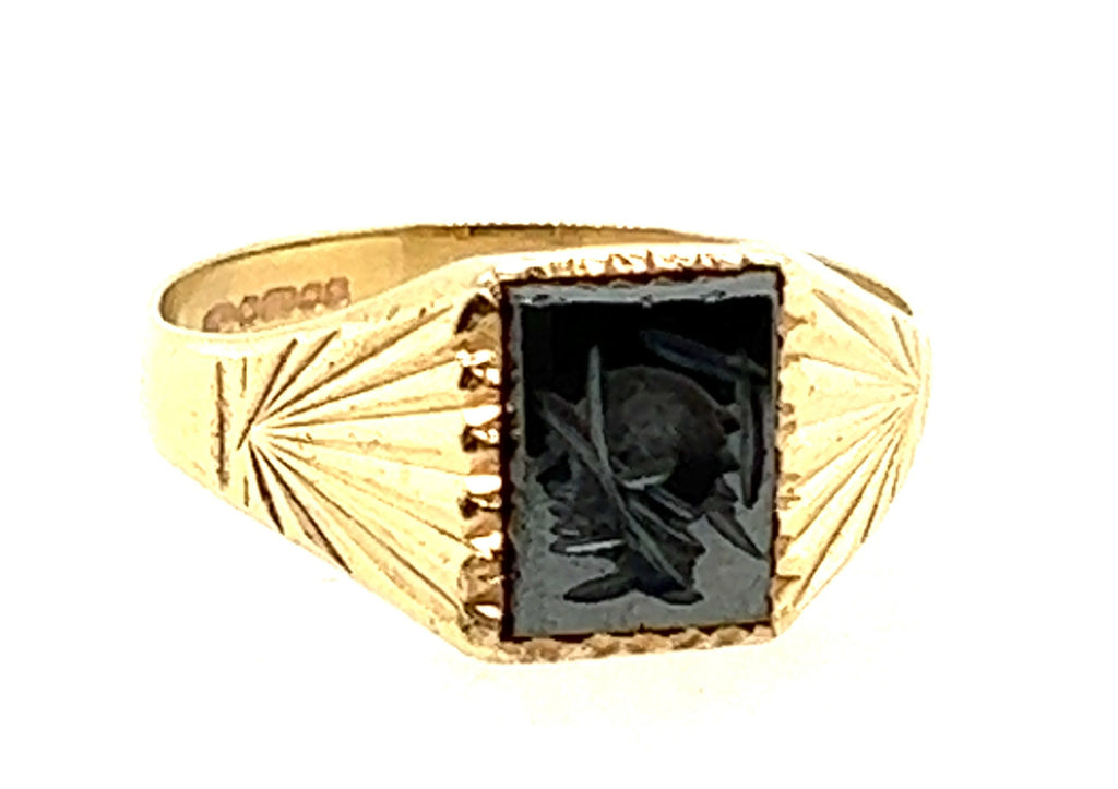 9ct Yellow Gold Hematite Carved Ring with Carved Centurion Head Hallmarked Birmingham 1989