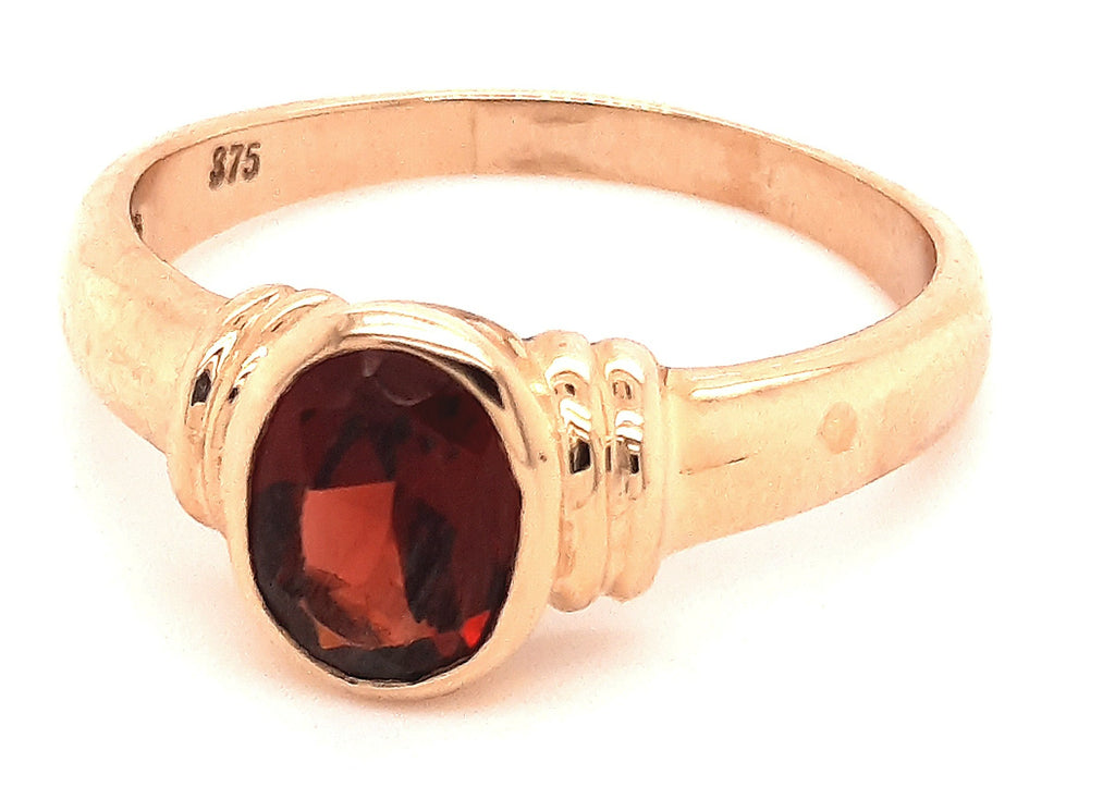 Garnet 9ct Yellow Gold Single Stone Ring