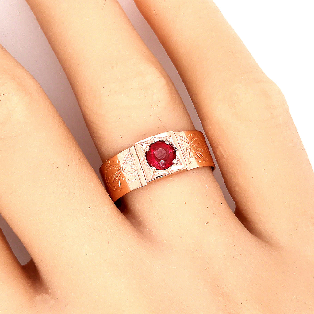 9ct Yellow Gold Garnet Ring with Hand Engraved Shoulders