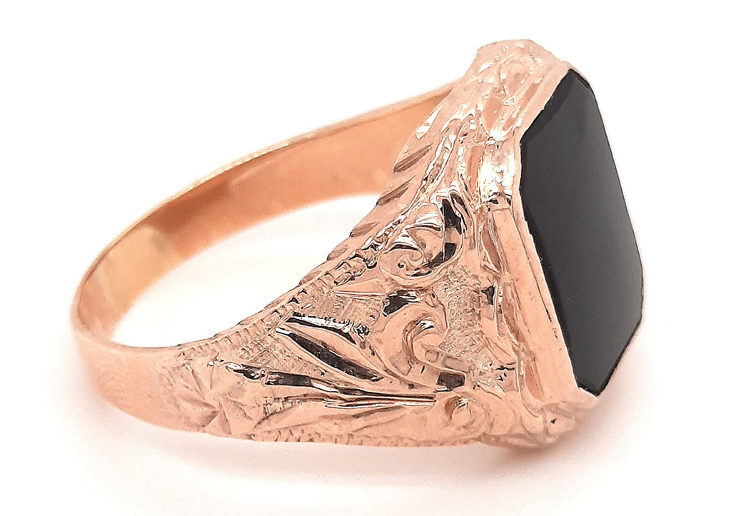 9ct Yellow Gold & Onyx Signet Ring with Engraved Shoulders