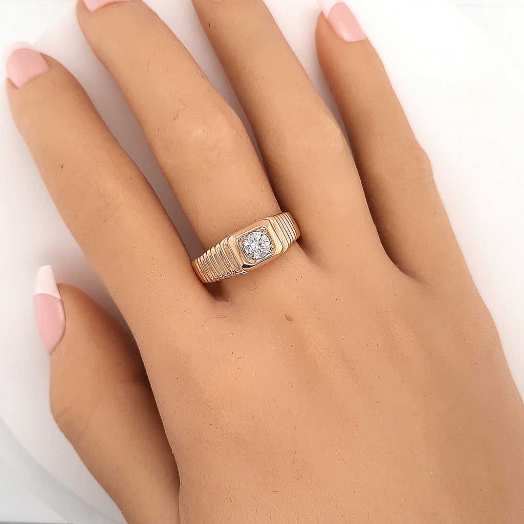 9ct Yellow Gold & Cubic Zirconia CZ Ring with Patterned Shoulders