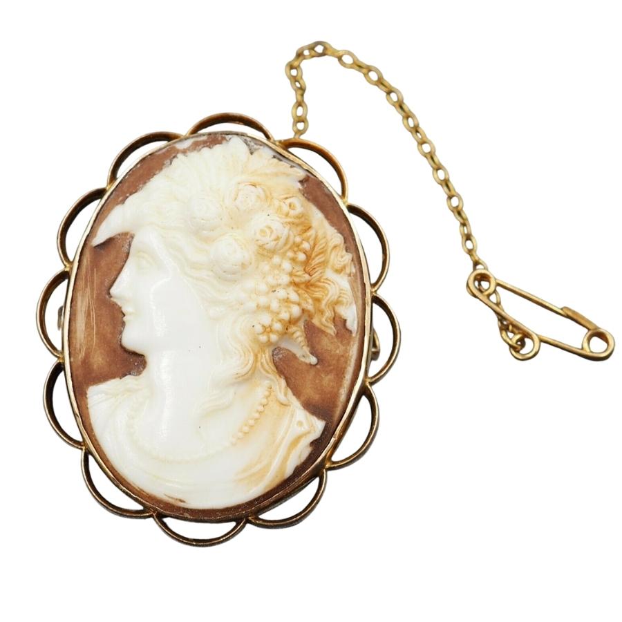 9ct Yellow Gold Plastic Cameo Brooch
