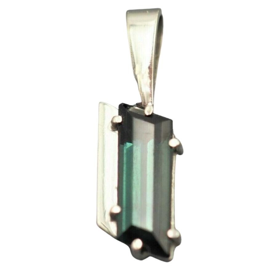 9ct White Gold Teal Blue Sapphire Pendant