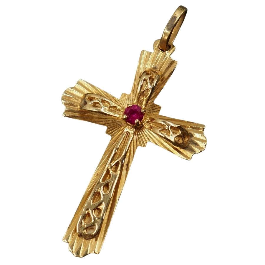 18ct Yellow Gold Ruby Ornate Cross Pendant