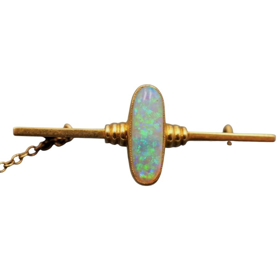 18ct Yellow Gold Crystal Opal Brooch with Safety Chain